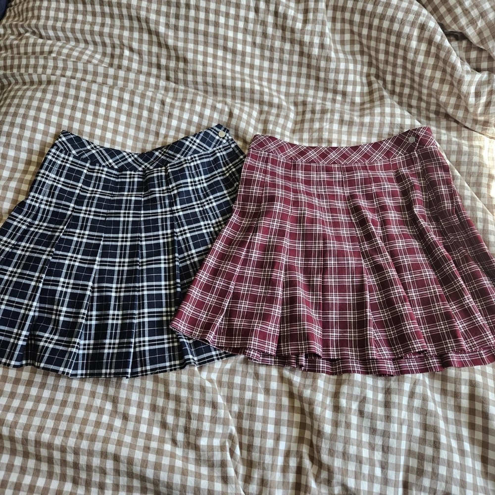 2 piece Medium Pleated Skirt Bundle!!